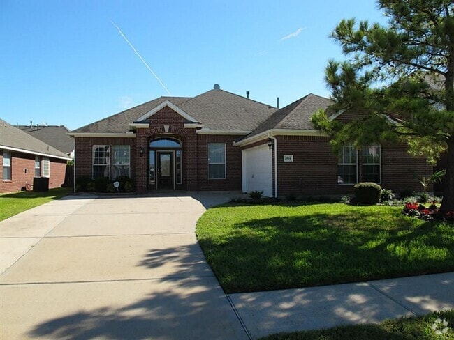 Building Photo - 2614 W Lake Dr Rental