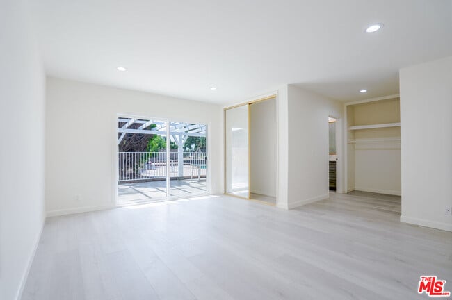 Photo - 17440 Fraser Pl