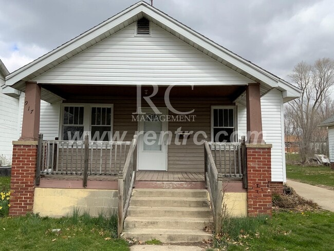 Building Photo - 917 Seminary-