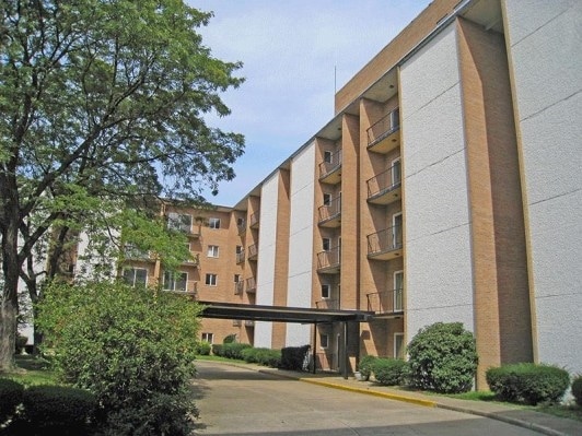 Lincoln Manor Apartments - Lincoln Manor Apartments