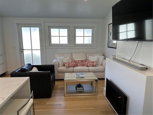 Photo - 76 Memorial Blvd Unit Rear