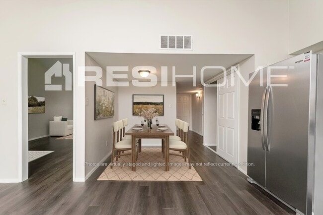 Photo - 2725 Hackberry Ln