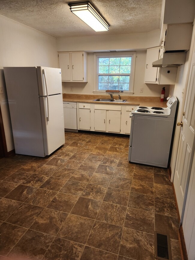 Photo - 638 Sunview Dr