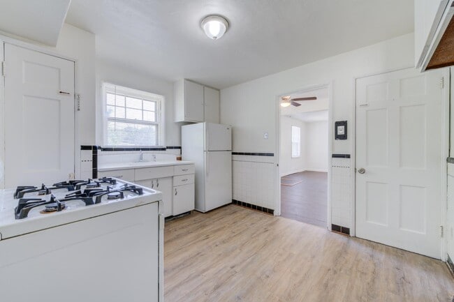 Photo - 7150 Manette Dr