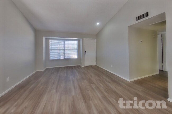 Photo - 1010 W Blackhawk Dr