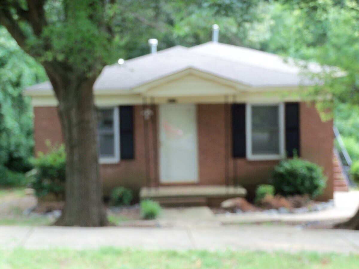 Photo - Updated two bedroom one bath duplex in Cap...