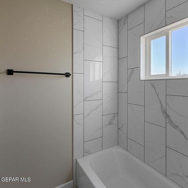 Photo - 3030 Pera Ave