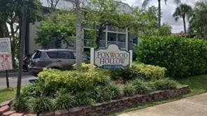 Building Photo - 3000 Riverside Dr Unit 111