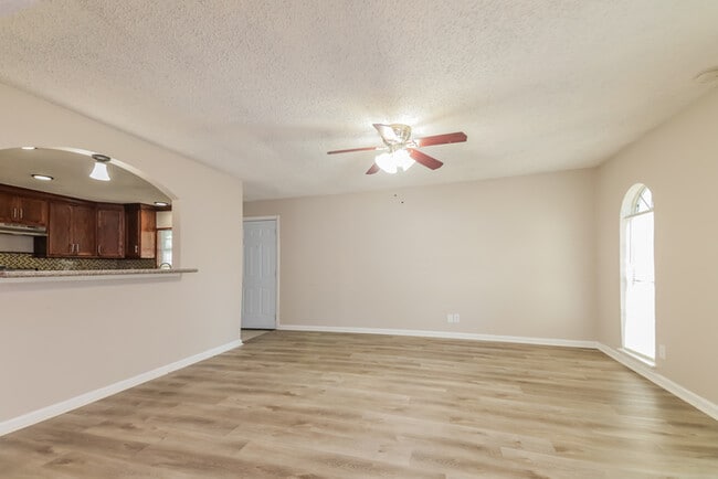 Photo - 6205 Magnolia Ln