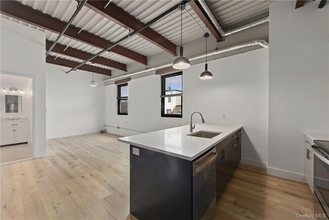 189 N Main St Unit 6