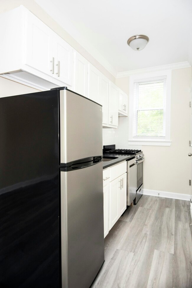 648.5 W Roscoe St Unit 2N
