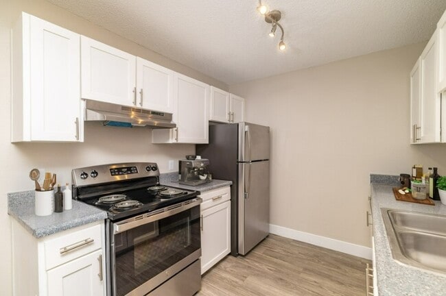 Building Photo - Tesota Midtown Rental
