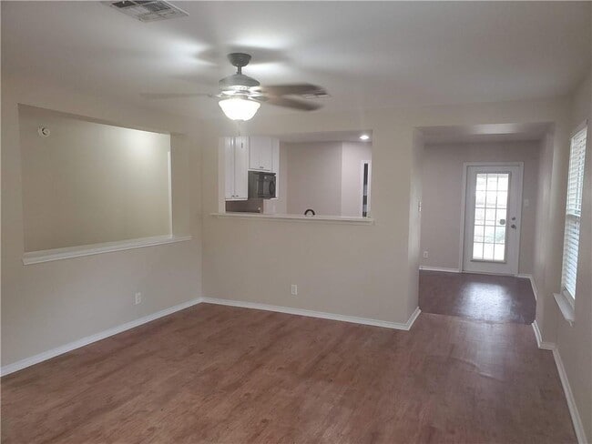 Photo - 551 New Country Rd