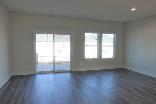Photo - 604 Millwright Wy