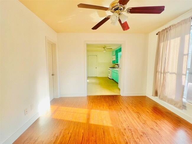 Photo - 936 Bennington St