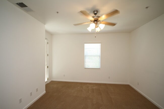 Photo - 3BR|2.5BA Condominum 1495SF with 2 car garage | Tenant pays $175 for WS&G