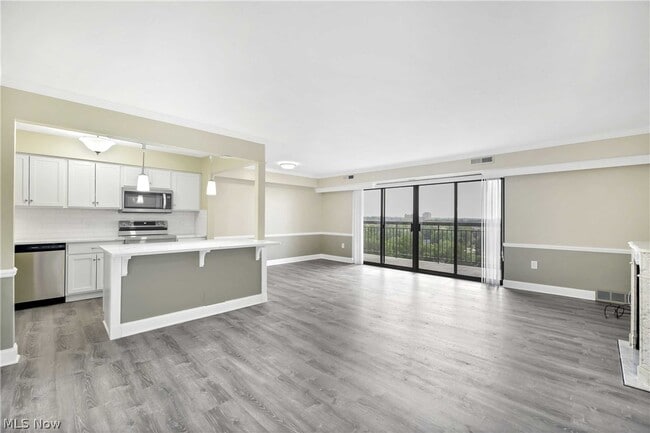 Photo - 12550 Lake Ave Unidad 1410