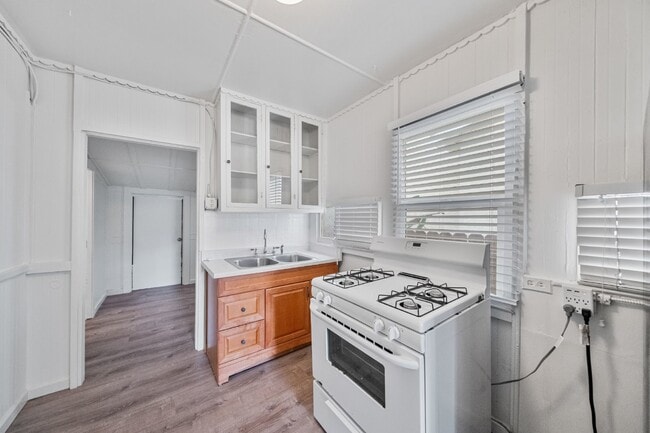 Photo - North Park - Detached Bungalow 1 bed / 1 b...