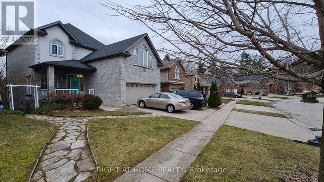 Photo - 172 Lena Crescent