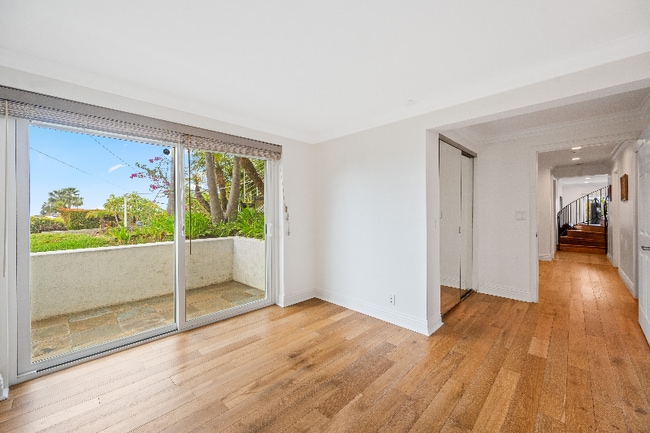 Photo - 5662 Ladybird Ln