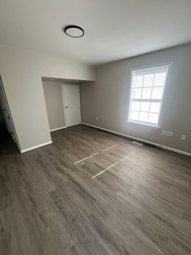 Photo - Gorgeous Fully Renovated 4 br/2 bath!