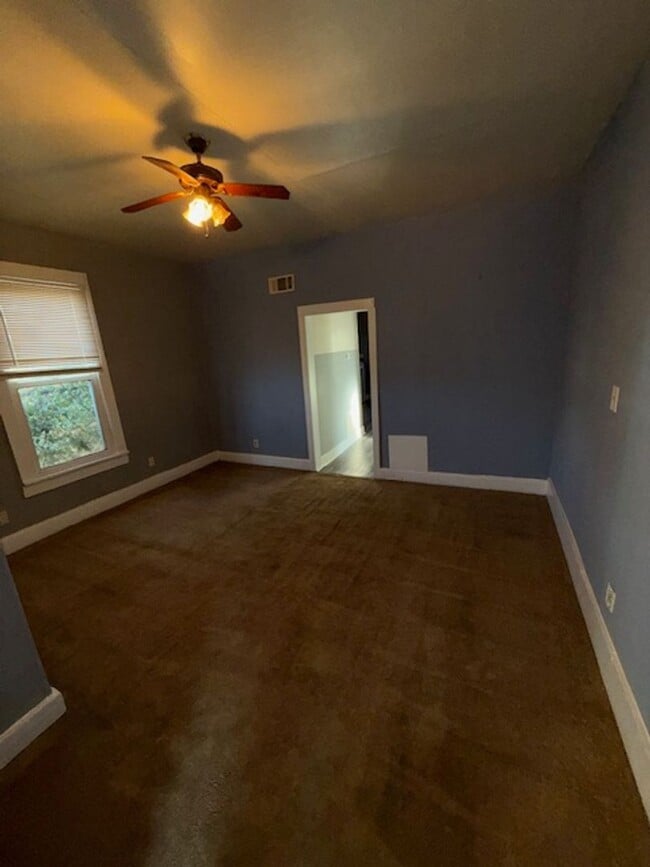 Photo - 1708 S Kerth Ave