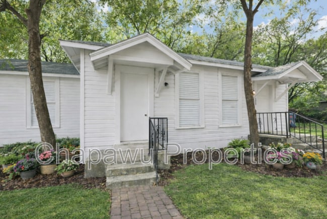 Building Photo - 113 S Olive St