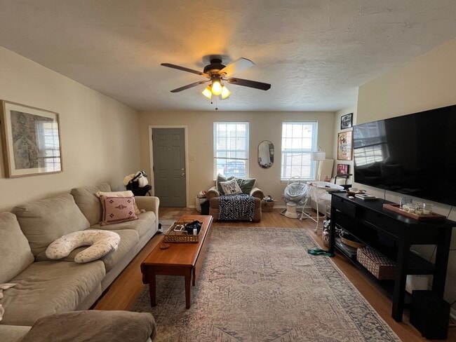 Building Photo - 5202 Dresden Wy