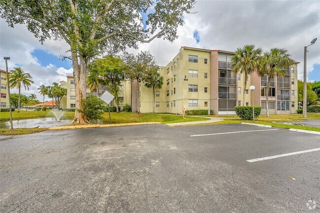 Building Photo - 1820 SW 81st Ave Unit 3300 Rental