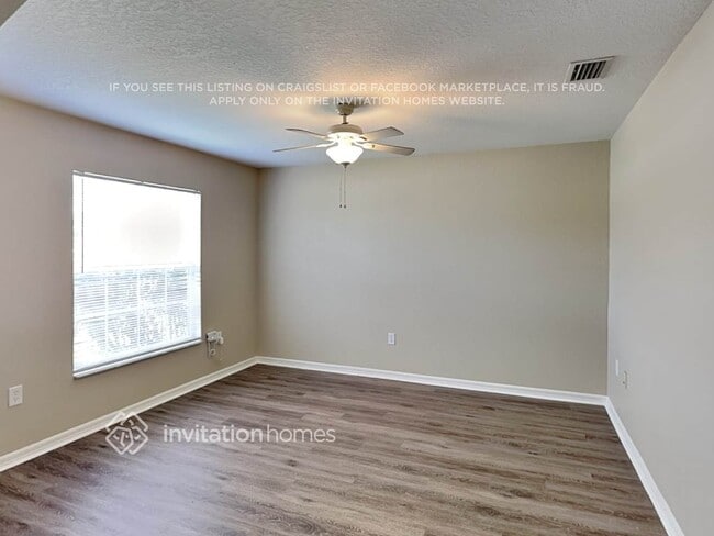 Photo - 199 Athabasca Dr