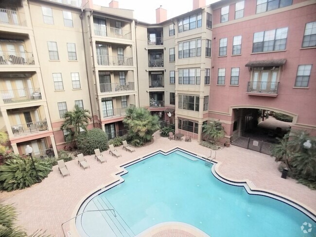 Building Photo - Beautiful 1/1 Pool View Condo x Rent @ Upt... Unit 344