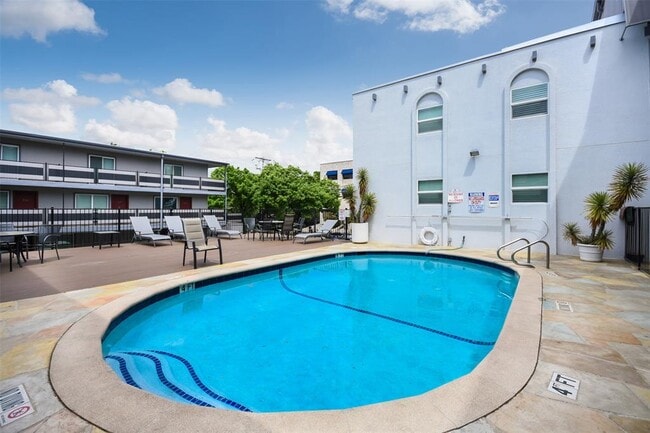 Photo - 3110 Red River St Unidad 201