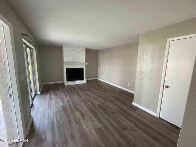 Photo - 97 Springwood Square