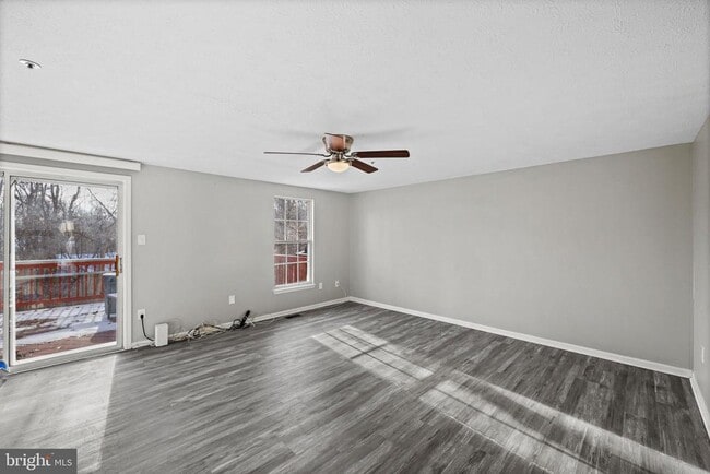 Photo - 6076 Laurel Wreath Way