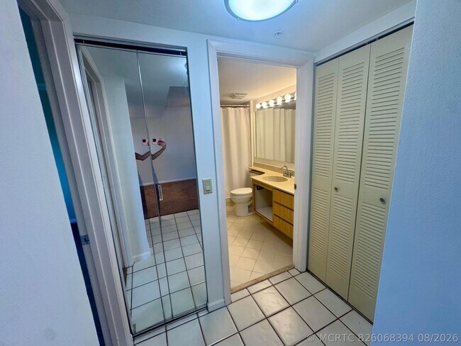 Photo - 601 Seafarer Cir Unit 405