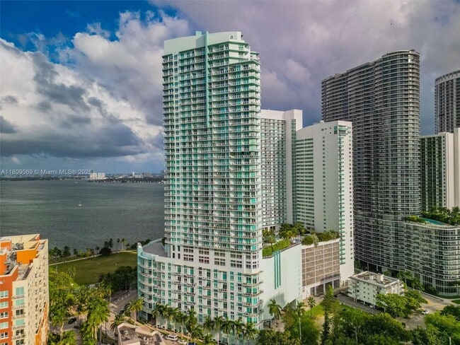 Building Photo - 1900 N Bayshore Dr Unit 4505 Rental