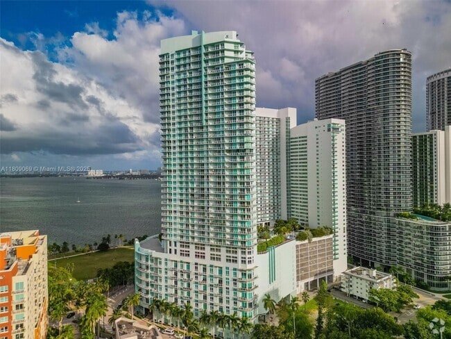 Building Photo - 1900 N Bayshore Dr Unit 4505 Rental