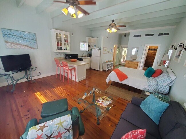 Photo - 226 NE 1st Ave