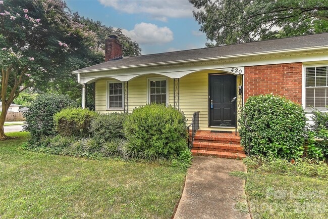 Photo - 420 Seneca Pl