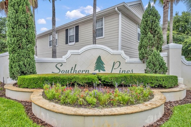 Photo - 200 Southern Pecan Cir