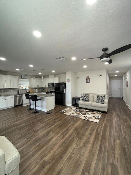 Photo - 30543 Thunderbird Dr