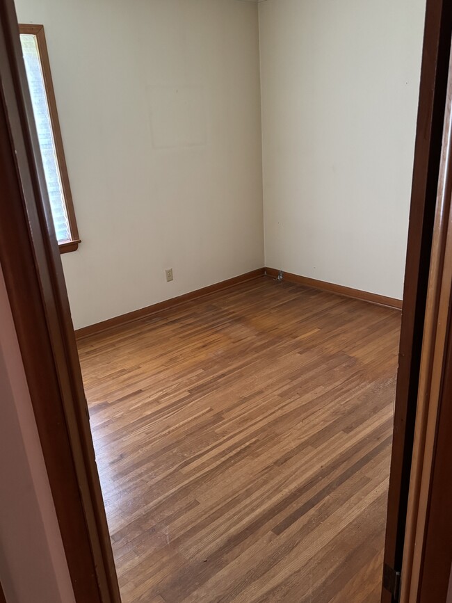 Photo - 229 E Xyler St