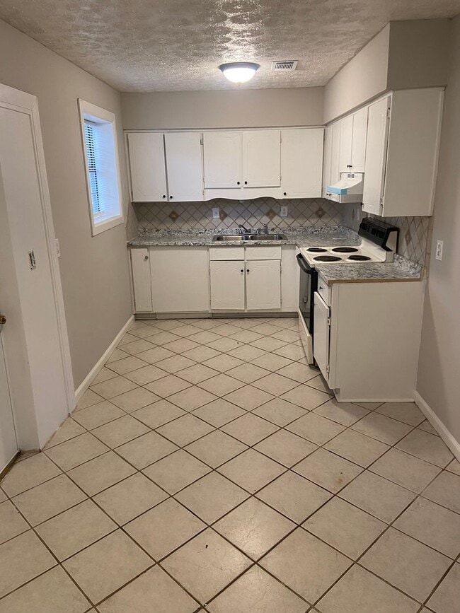 Photo - **AVAILABLE NOW**Total Electric East Columbus 4 Bedroom/1 Bathroom Home for Rent***