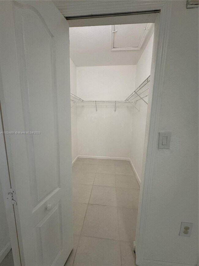 Photo - 1536 SE 25th St Unit 206