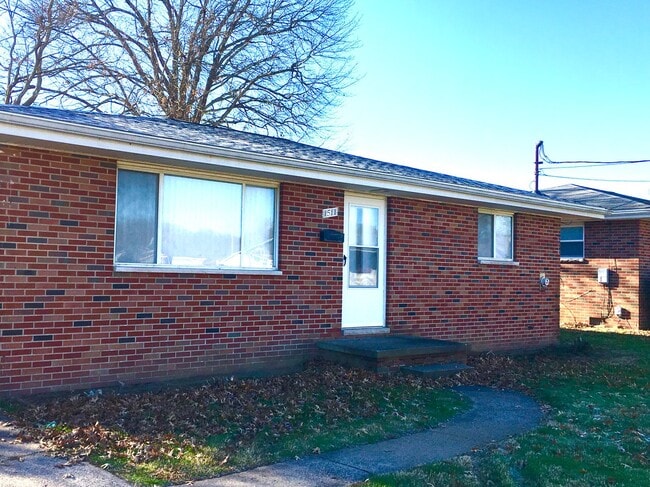 2 Bedroom Brick Home in Belpre! - 2 Bedroom Brick Home in Belpre!