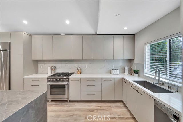 Building Photo - 6743 Colgate Ave