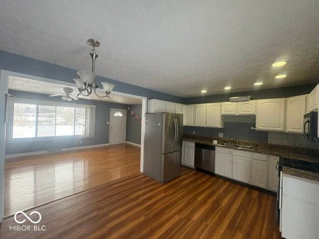 Photo - 8250 Union St