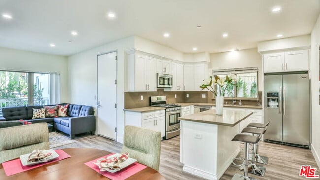 Photo - 1424 S Bentley Ave Unit 301