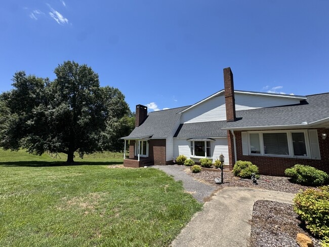 Building Photo - 1229 Dragway Rd