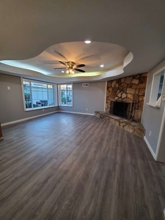 Photo - 15012 Eastwood Ave Unidad 15012